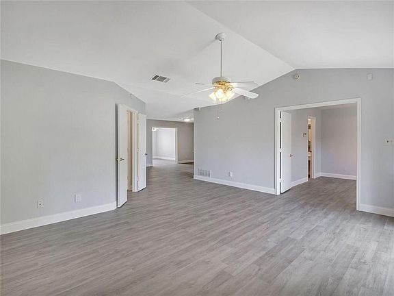 5th image of 5529 Stoney Glen Dr