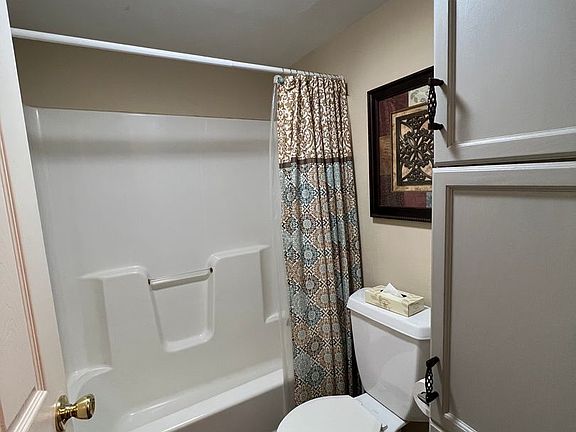 4th image of 680 Fall Creek Dr