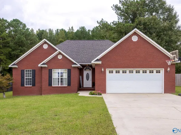 1099 Maplewood Dr SW, Hartselle, AL 35640