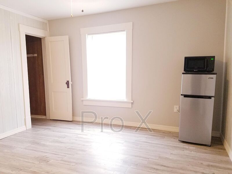 1st image of 110 W Lindburg St #4