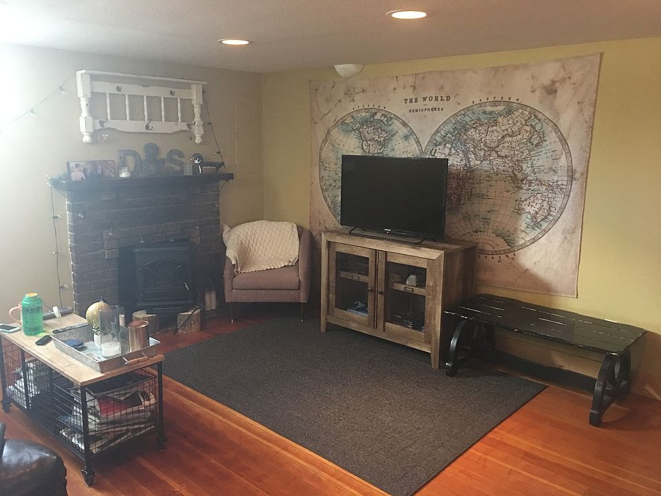 1st image of 916 E Grand Ave #1/2
