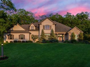 709 Front Royal Cir, Fayetteville, NY 13066