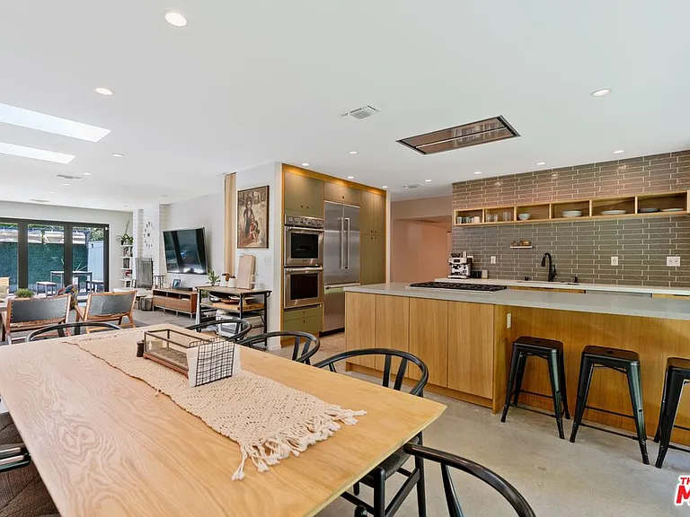 2820 Nichols Canyon Pl — Photo 14