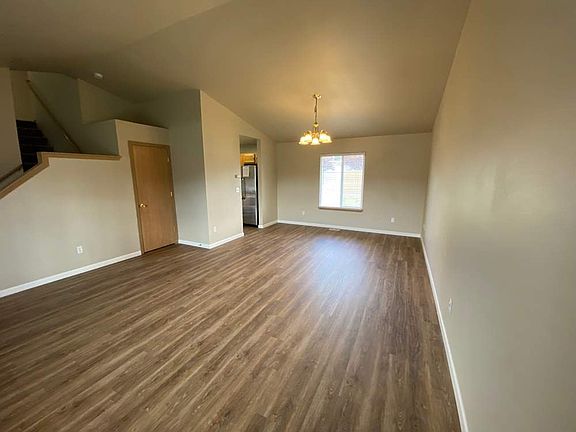2nd image of 1586 201st St E