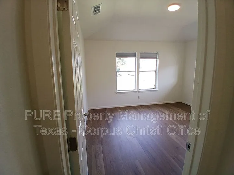2725 Allencrest Dr — Photo 14