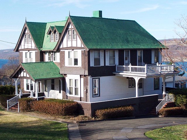 1st image of 202 Lakeview Ave