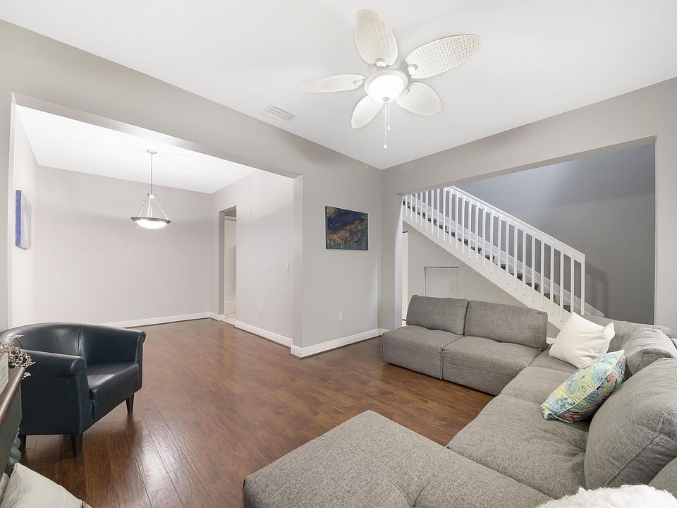 1st image of 2505 Venetian Ct