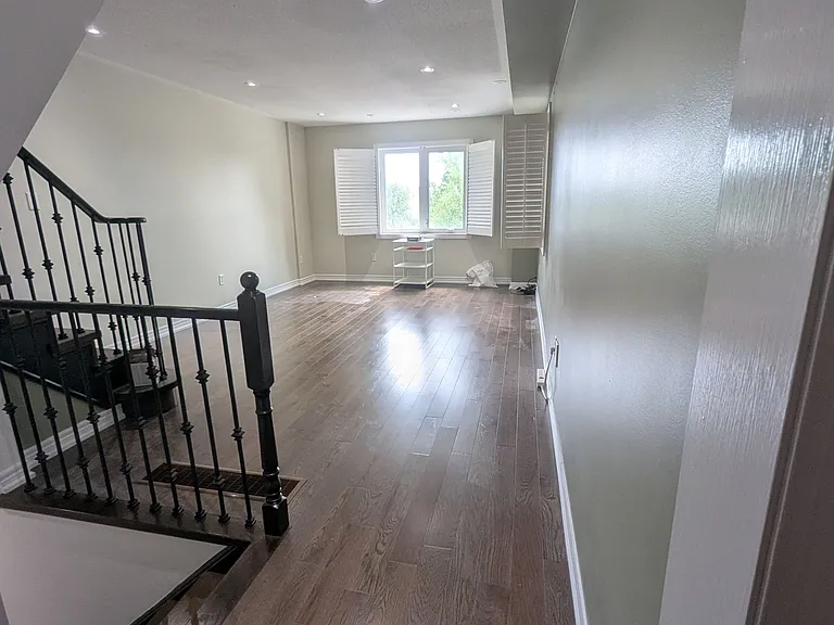 2628 Bur Oak Ave — Photo 10
