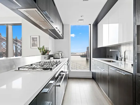 1 Manhattan Square image 6 of 35