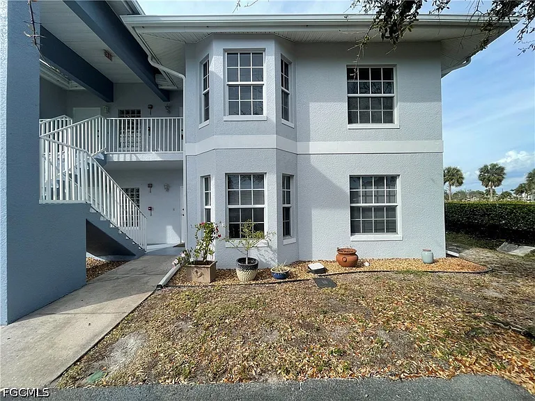 8555 Bernwood Cove Loop #112 — Photo 4