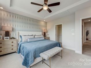 2011 Hawksworth Ln, Charlotte, NC 28262