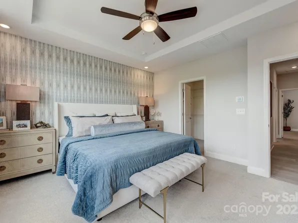 2011 Hawksworth Ln, Charlotte, NC 28262