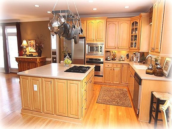 Upscale, Open Kitchen
