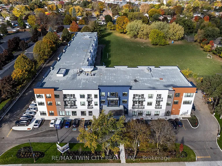 152 N Park St #201 — Photo 1