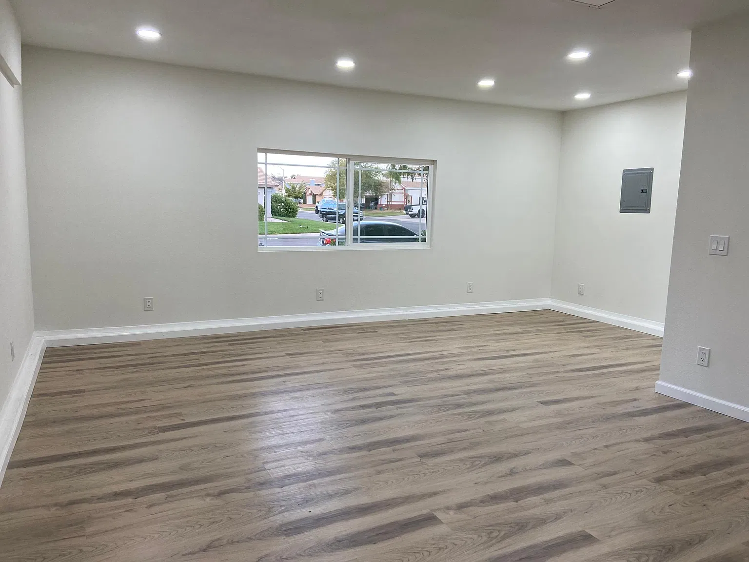 Studio, 420 sqft, $1,650 — Photo 3