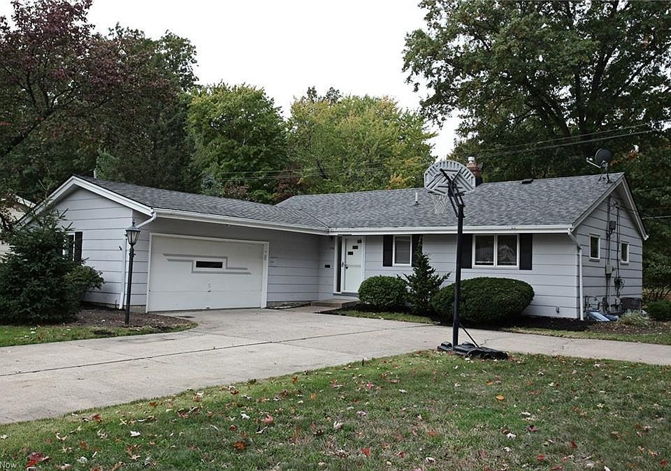 1st image of 176 Crestwood Dr