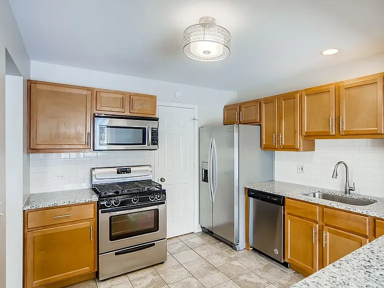 206 Dublin Ln #V2 — Photo 6