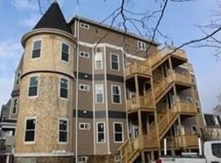 55 Dale St #PENTHOUSE, Roxbury, MA 02119