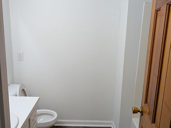 5th image of 1139 Benson Rd Unit B