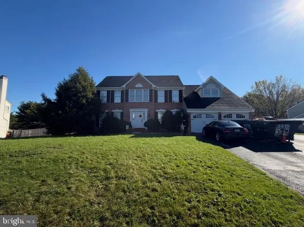 19303 Jamestown Dr, Hagerstown, MD 21742