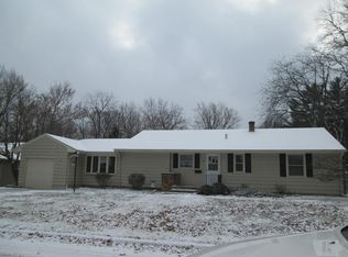 119 Greenwood Dr, Burlington, IA