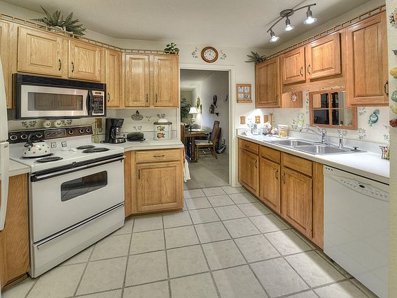 5th image of 735 W Rushwood Dr