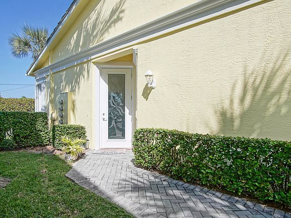 3rd image of 506 Mariner Bay Boulevard