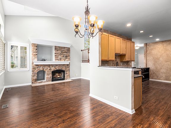 4th image of 2936 Kentshire Cir