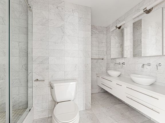 5th image of 305 2nd Ave APT 901