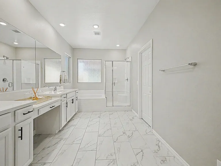 8137 Skye Plum St — Photo 18