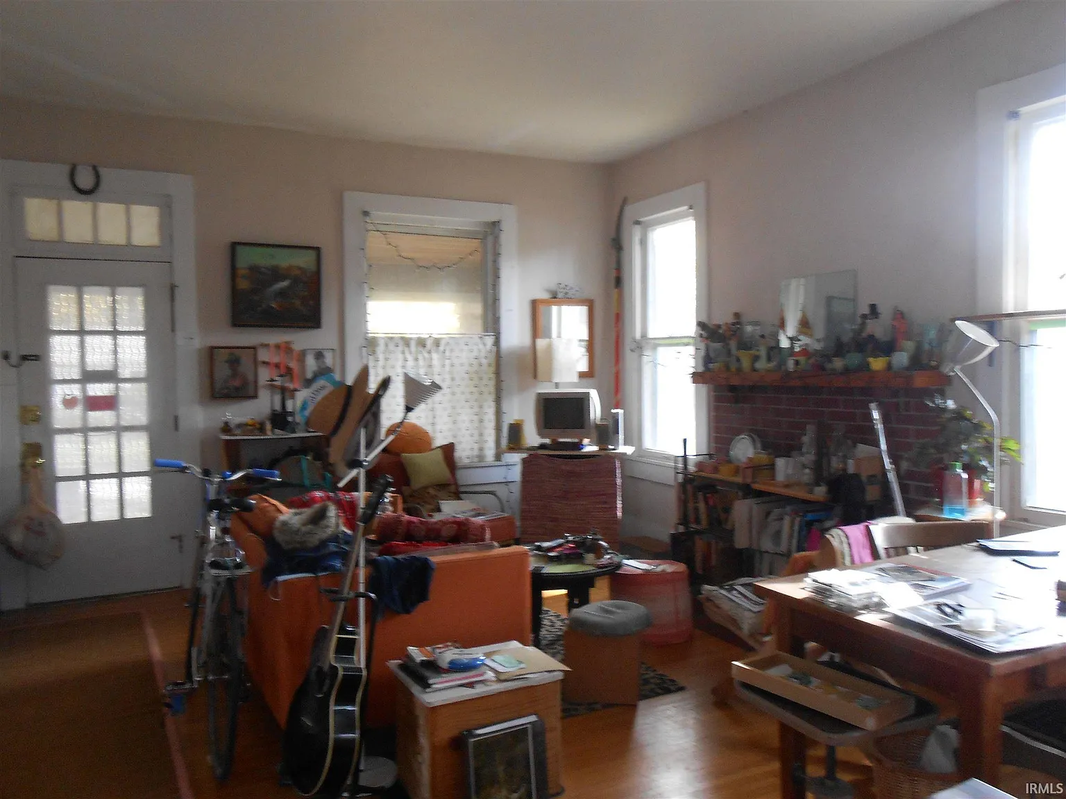3 bed, 1.0 bath, 1072 sqft, $1,800 — Photo 4
