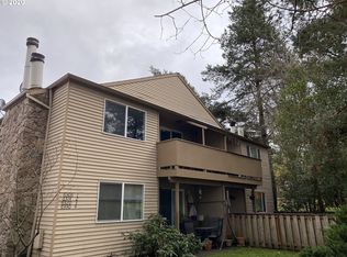 6320 SW Valley Cir, Beaverton, OR