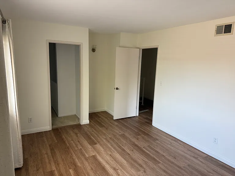 1186 Acadia Pl — Photo 5