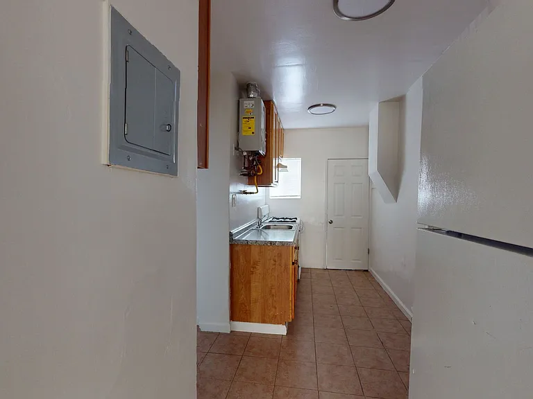 6405 Bancroft Ave — Photo 6