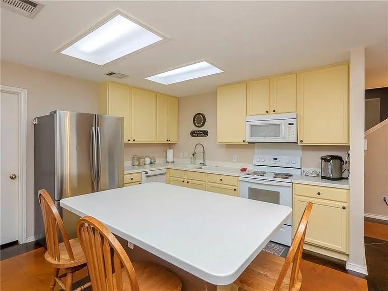 100 Masonwood Dr — Photo 8