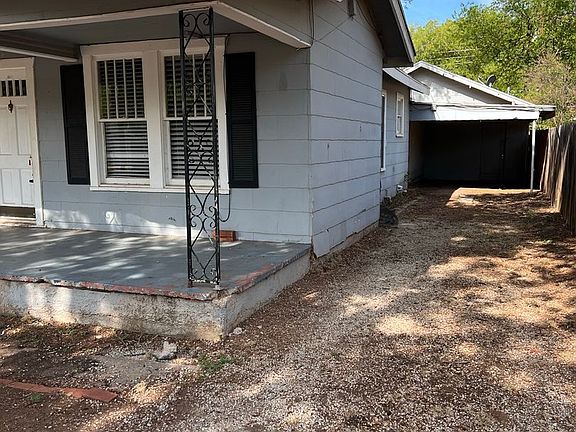 2nd image of 624 Sammons St