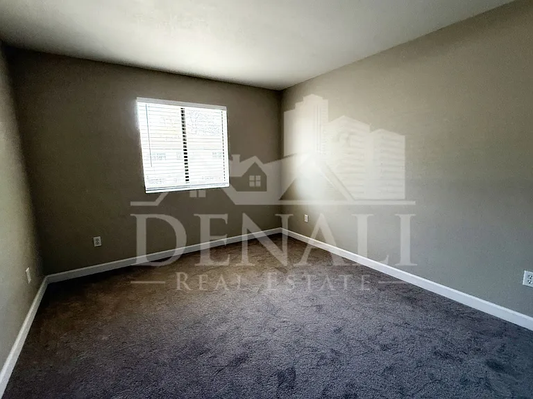 1529 E Edgewater Dr — Photo 14