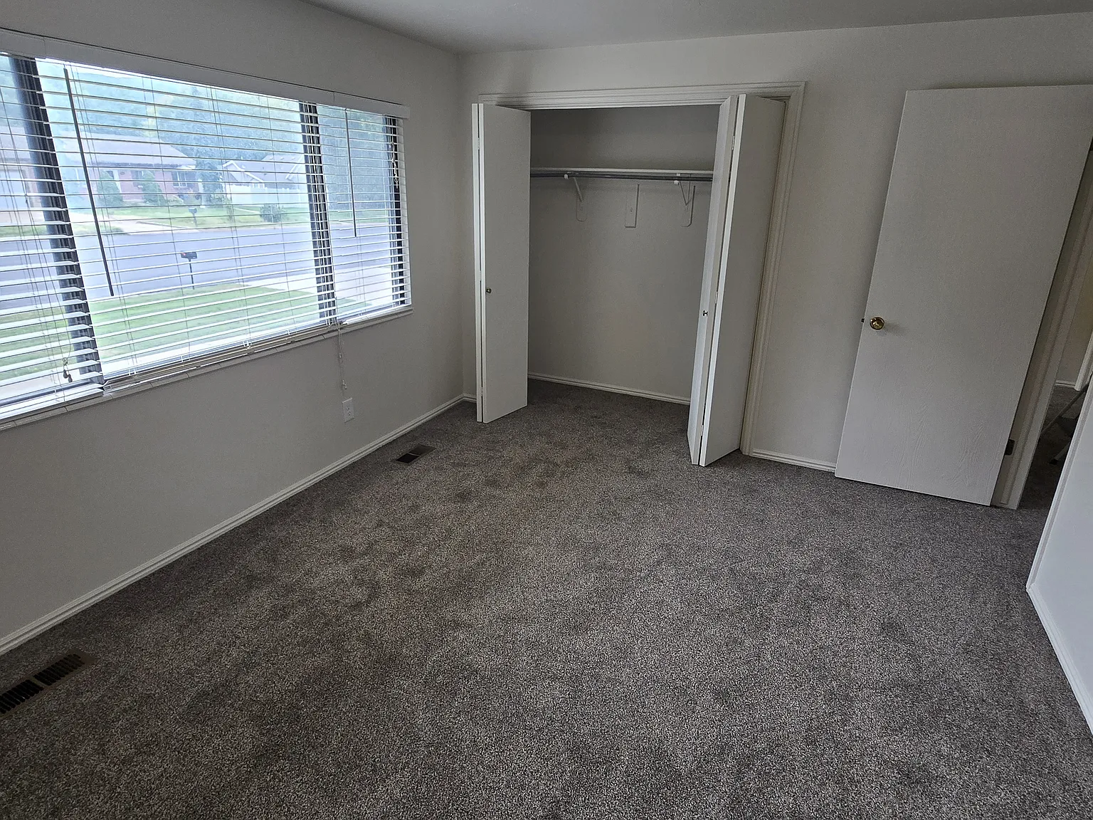 2 Bedroom Kaysville Duplex! — Photo 3