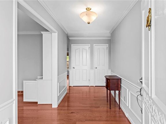4th image of 3606 Squirewood Dr