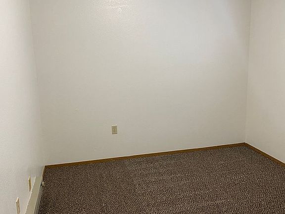 5th image of 825 W 4th Ave #2