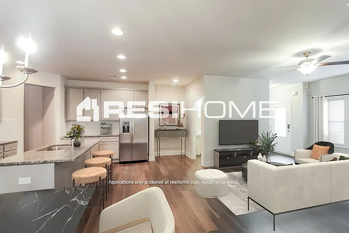 3 bed, 2.5 bath, 1849 sqft, $2,395 — Photo 3