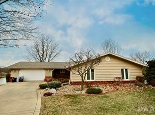 2101 Wildwood Dr, Pekin, IL
