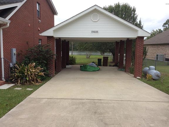 4th image of 19685 Riverline Dr E