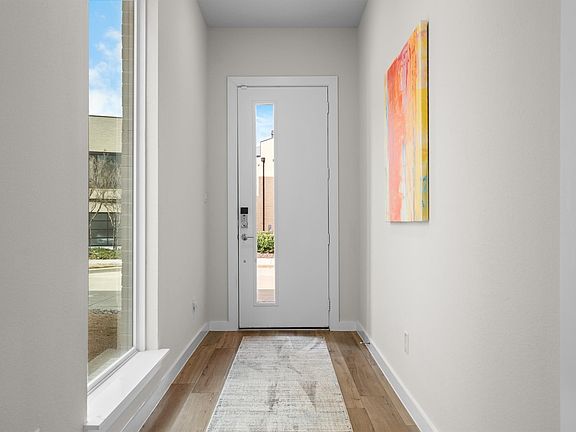 3rd image of 3442 Heritage Pl
