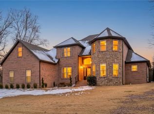 4367 W American Dr, Fayetteville, AR 72704