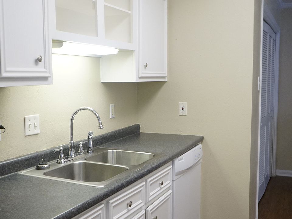 1st image of 3010 Adrienne Dr