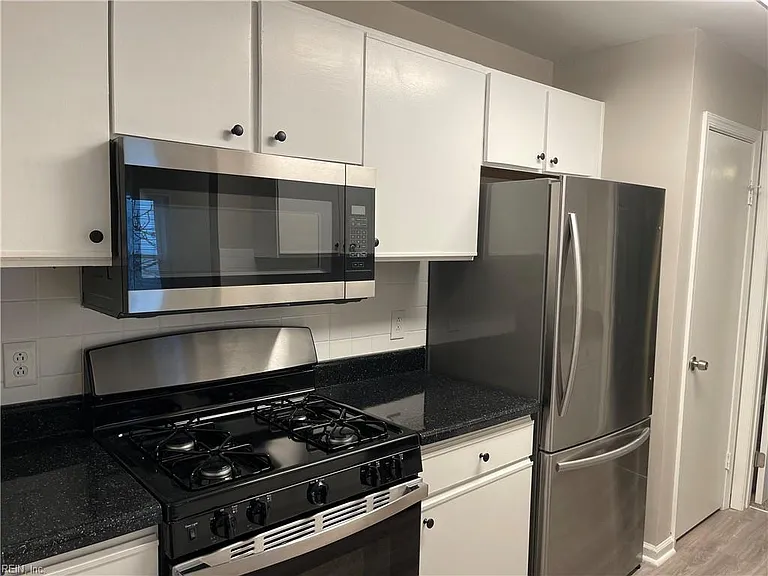 808 Quesnel Dr — Photo 11