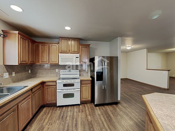 3rd image of 18126 96th Ave E