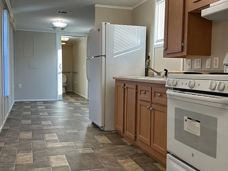 309 Constitution Ave — Photo 10
