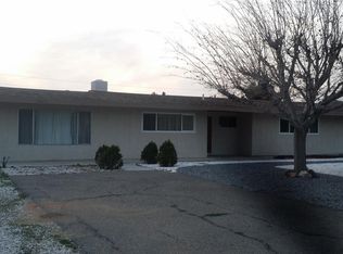 15425 Washoan Rd, Apple Valley, CA 92307